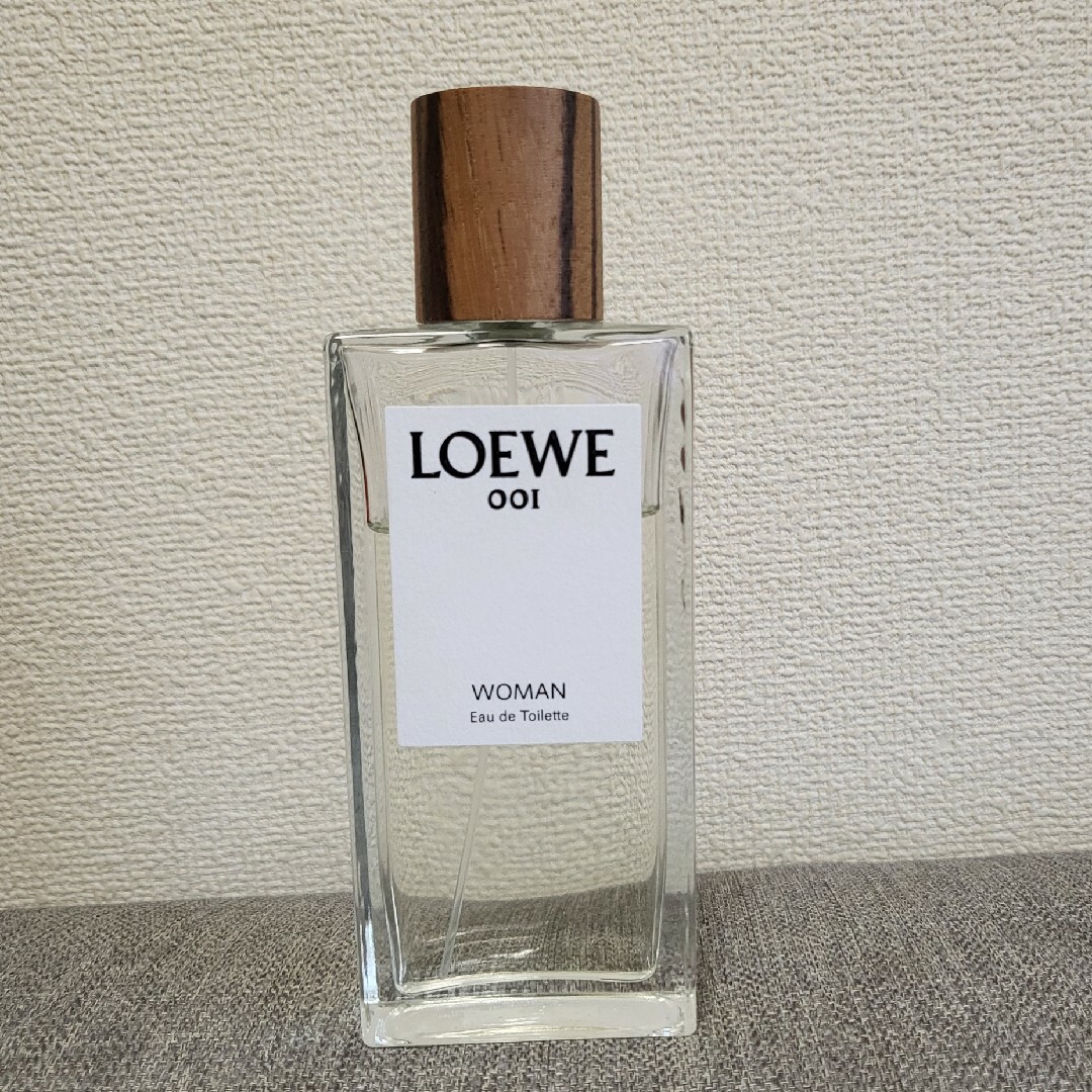 LOEWE(ロエベ)のLOEWE ロエベ 001 ウーマン オードゥトワレ 香水 100ml コスメ/美容の香水(香水(女性用))の商品写真