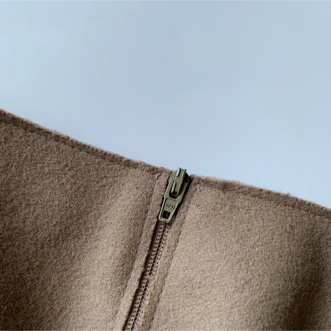 Armani(アルマーニ)の【最上級‼️】アルマーニ　タイトスカート　スカート　フォーマル　ベージュ　36 レディースのスカート(ひざ丈スカート)の商品写真