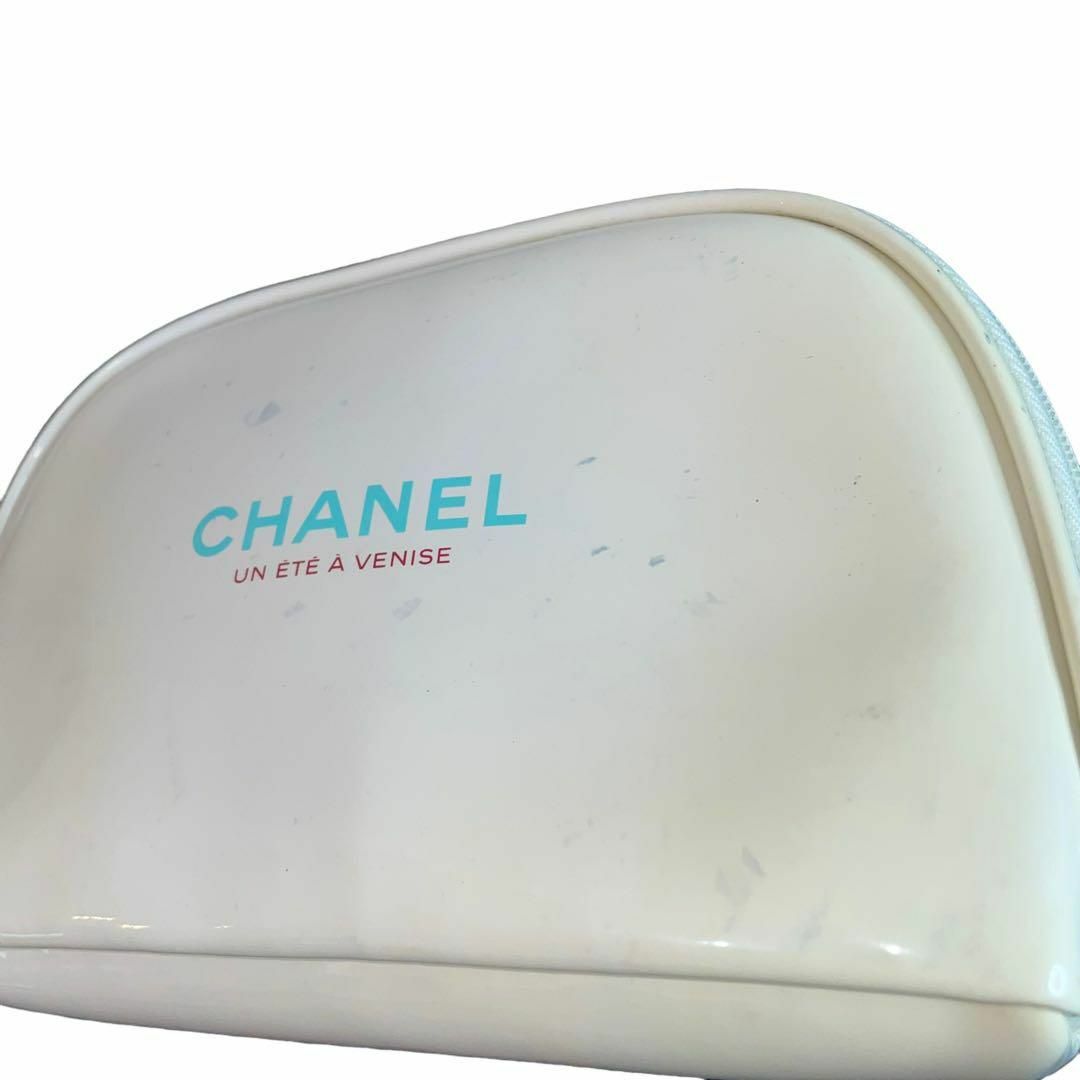 CHANEL(シャネル)の即日発送 CHANEL ポーチ エナメル ホワイト レディースのバッグ(ボディバッグ/ウエストポーチ)の商品写真