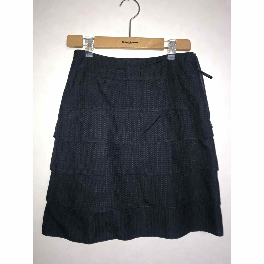 C.D.S BASIC(シーディーエスベーシック)のC.D.S BASIC ティアード膝丈スカート　ウエスト61cm ドットネイビー レディースのスカート(ひざ丈スカート)の商品写真