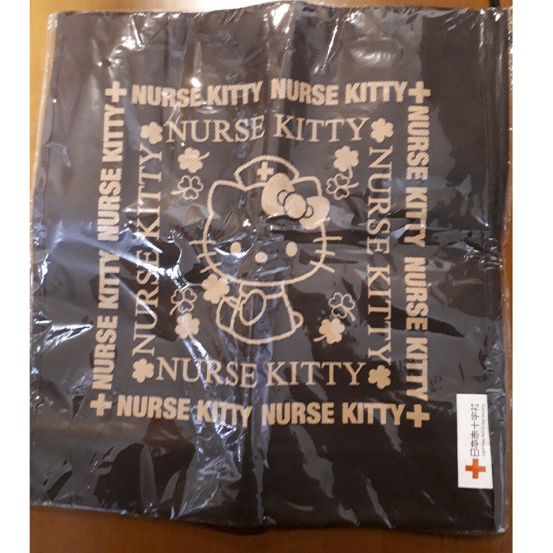 【未開封】ハローキティ　不織布バッグ　非売品　nurse kitty　献血 レディースのバッグ(エコバッグ)の商品写真