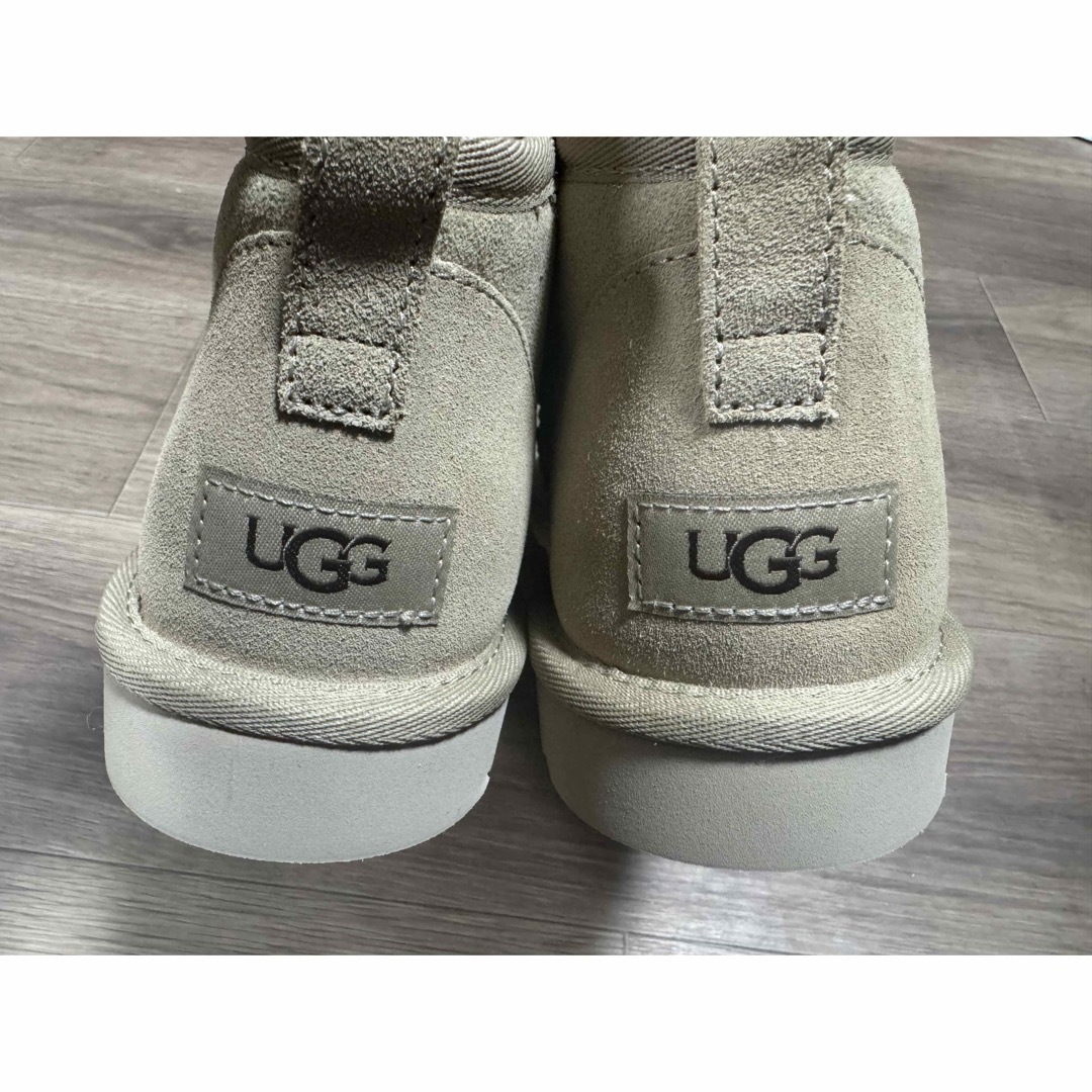 UGG(アグ)の新品正規品UGGムートンブーツメンズクラシックウルトラミニマスターシード28cm メンズの靴/シューズ(ブーツ)の商品写真