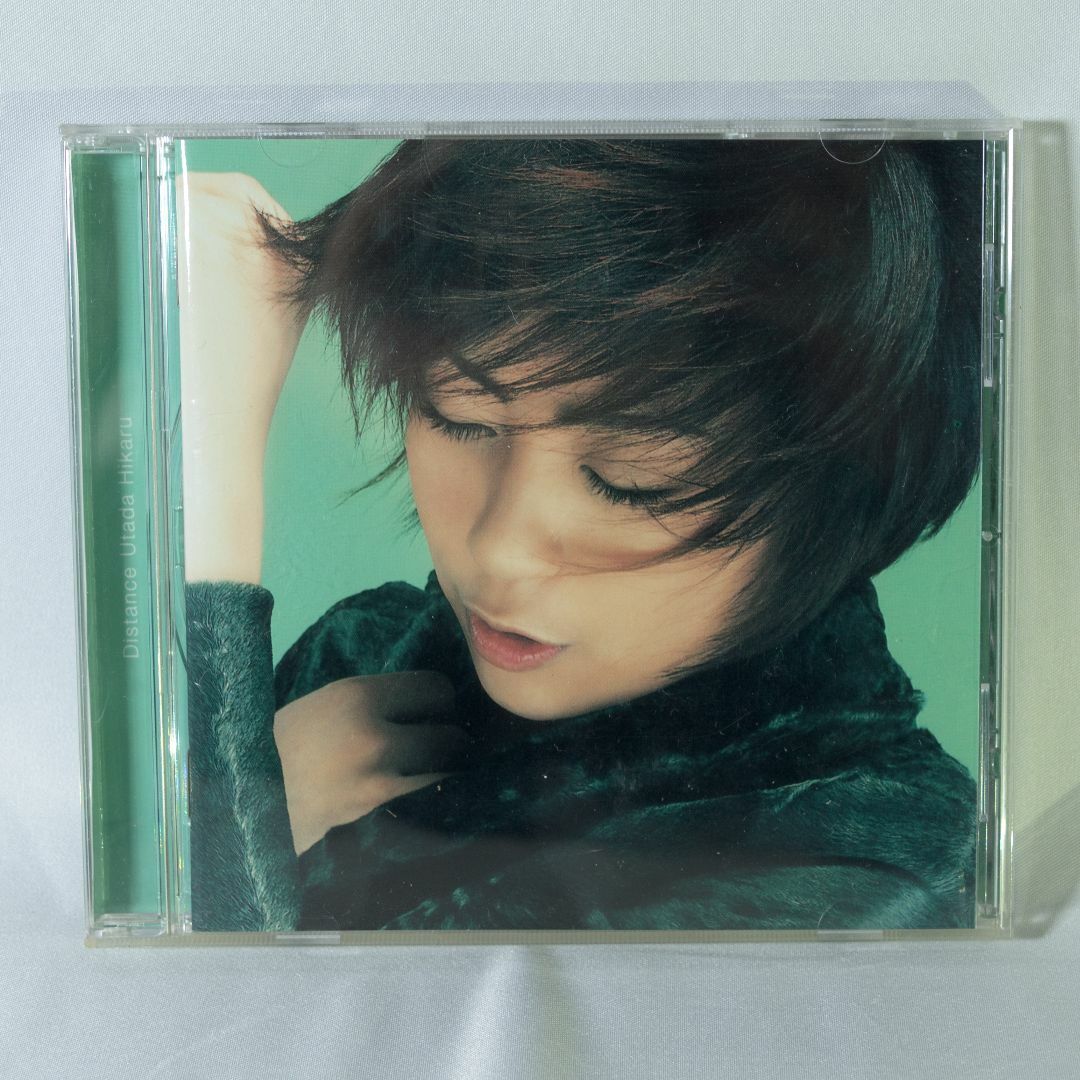 【送料込み大特価】宇多田ヒカル 中古音楽アルバムCD Distance エンタメ/ホビーのCD(ポップス/ロック(邦楽))の商品写真