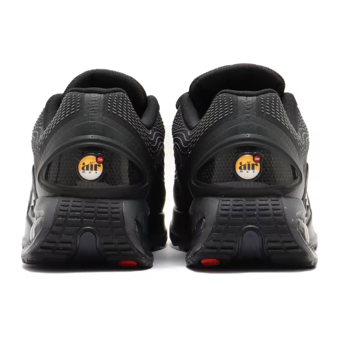 NIKE(ナイキ)のNIKE AIR MAX DN BLACK/DK SMOKE GREY メンズの靴/シューズ(スニーカー)の商品写真