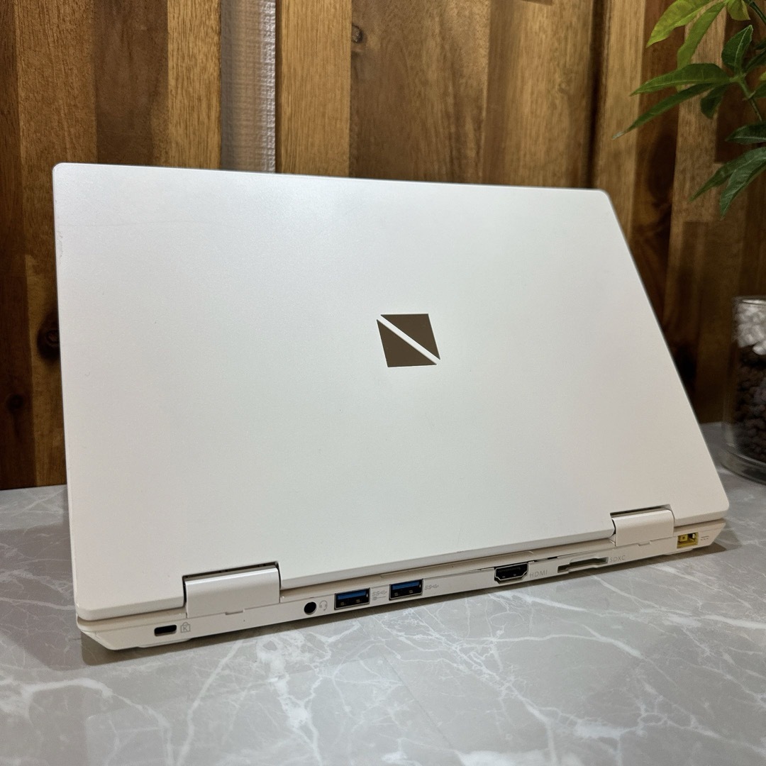 NEC(エヌイーシー)のNEC LAVIE☘SSD256GB☘Core i5第7世代☘メモリ4GB スマホ/家電/カメラのPC/タブレット(ノートPC)の商品写真