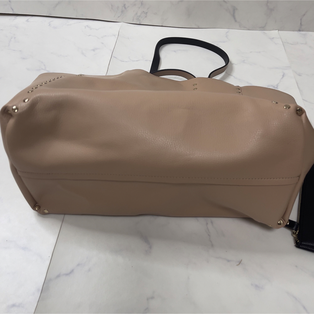 ZARA(ザラ)のZARA トートバッグ  ハンドバッグ ママバッグ  スタッズ付き リバーシブル レディースのバッグ(トートバッグ)の商品写真