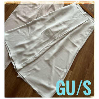 ジーユー(GU)の美品　GU ジーユー　スカーチョ　ワイドパンツ　ライトグレー　S(カジュアルパンツ)