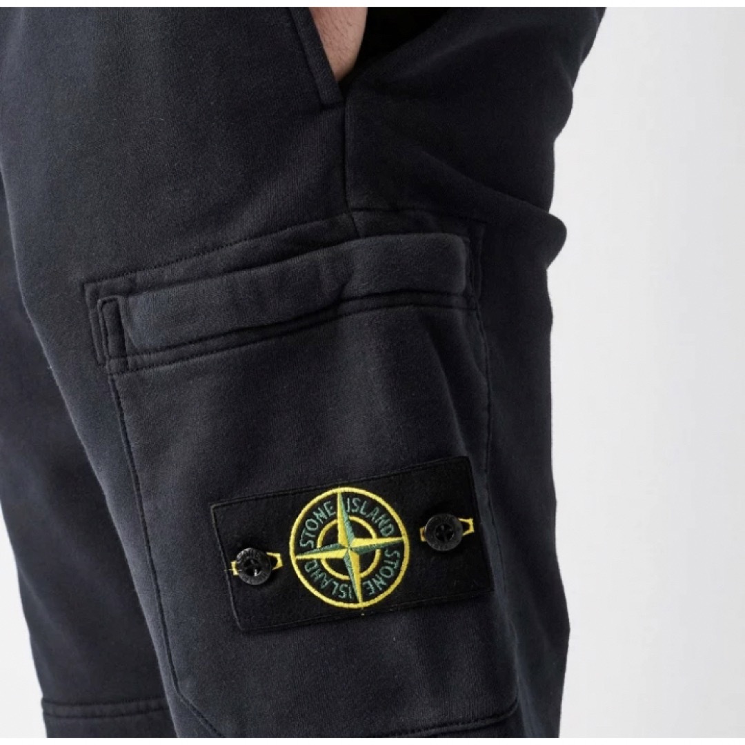 STONE ISLAND(ストーンアイランド)のストーンアイランド スウェットハーフパンツ ブラック 黒 4L メンズのパンツ(ショートパンツ)の商品写真