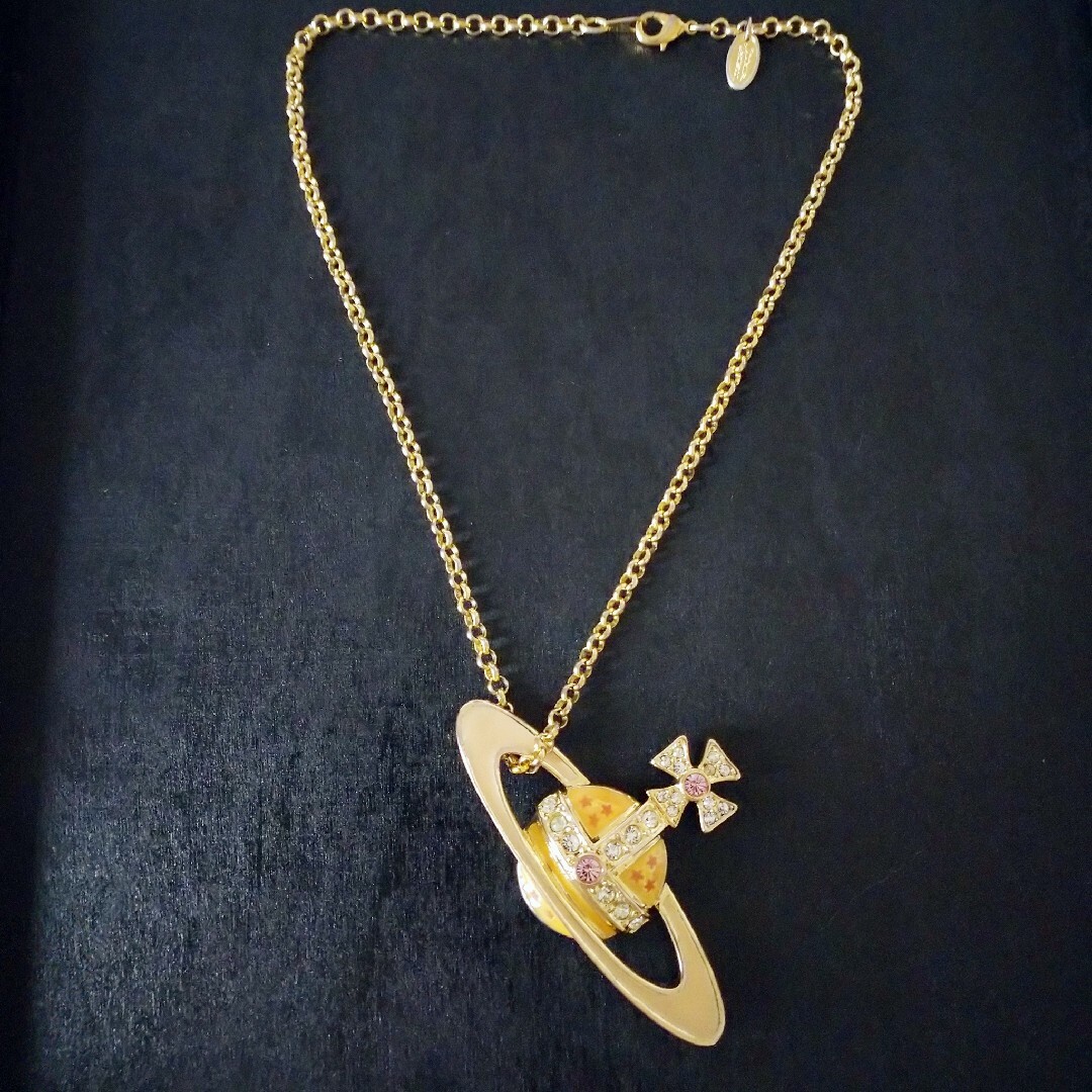 Vivienne Westwood(ヴィヴィアンウエストウッド)のVivienneWestwood ネオバスレリーフ ビッグオーブネックレス レディースのアクセサリー(ネックレス)の商品写真