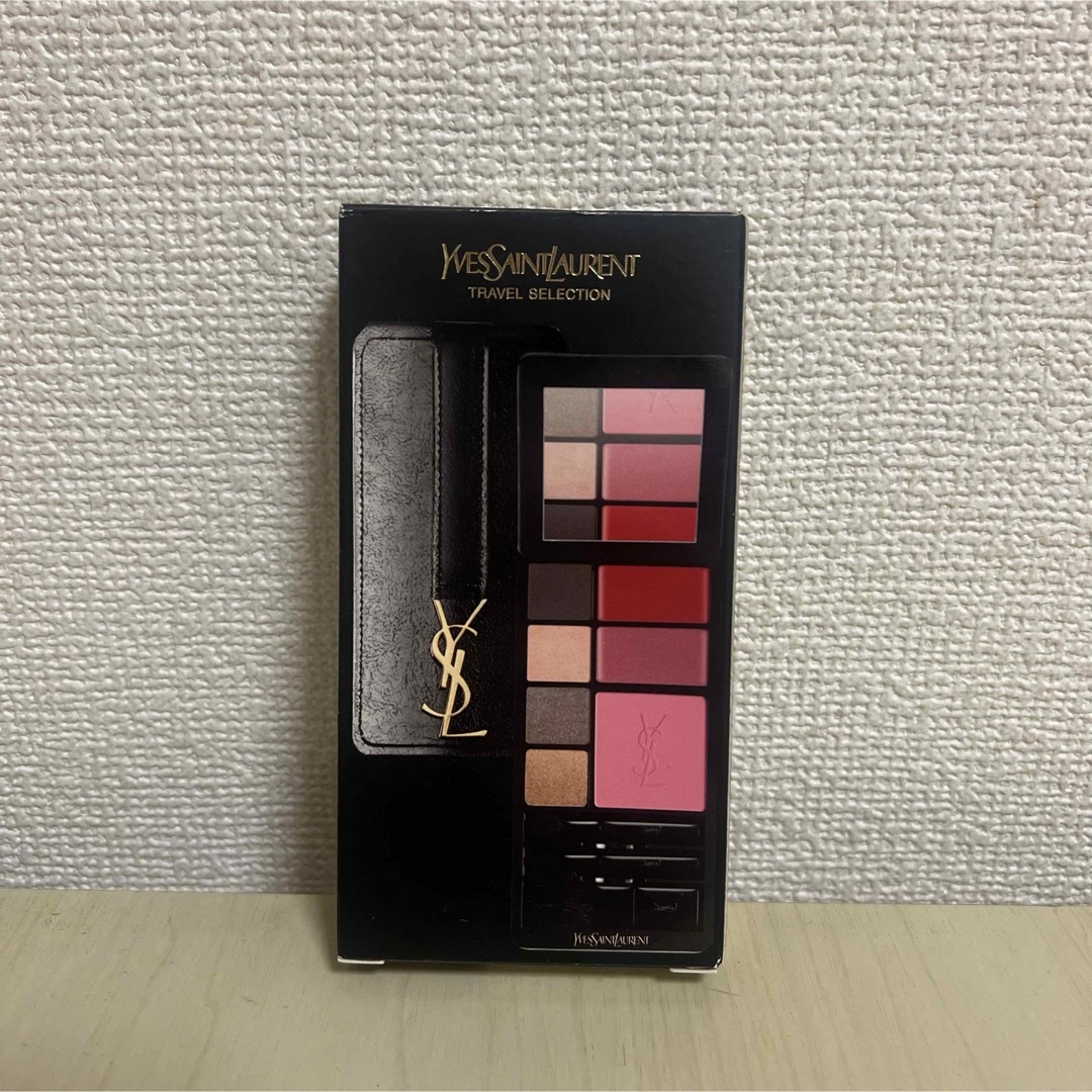 Yves Saint Laurent(イヴサンローラン)のイブサンローラン　アイシャドウパレット　新品 コスメ/美容のキット/セット(コフレ/メイクアップセット)の商品写真