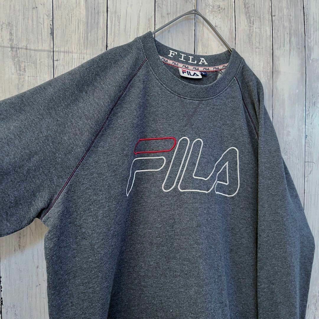 FILA(フィラ)のメンズ古着　FILAフィラ　ビッグセンター刺繍ロゴスエットトレーナー　サイズL メンズのトップス(スウェット)の商品写真