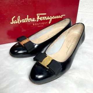 サルヴァトーレフェラガモ(Salvatore Ferragamo)のサルヴァトーレフェラガモ パンプス 　ヴァラ ブラック　22cm 4 1/2C(ハイヒール/パンプス)