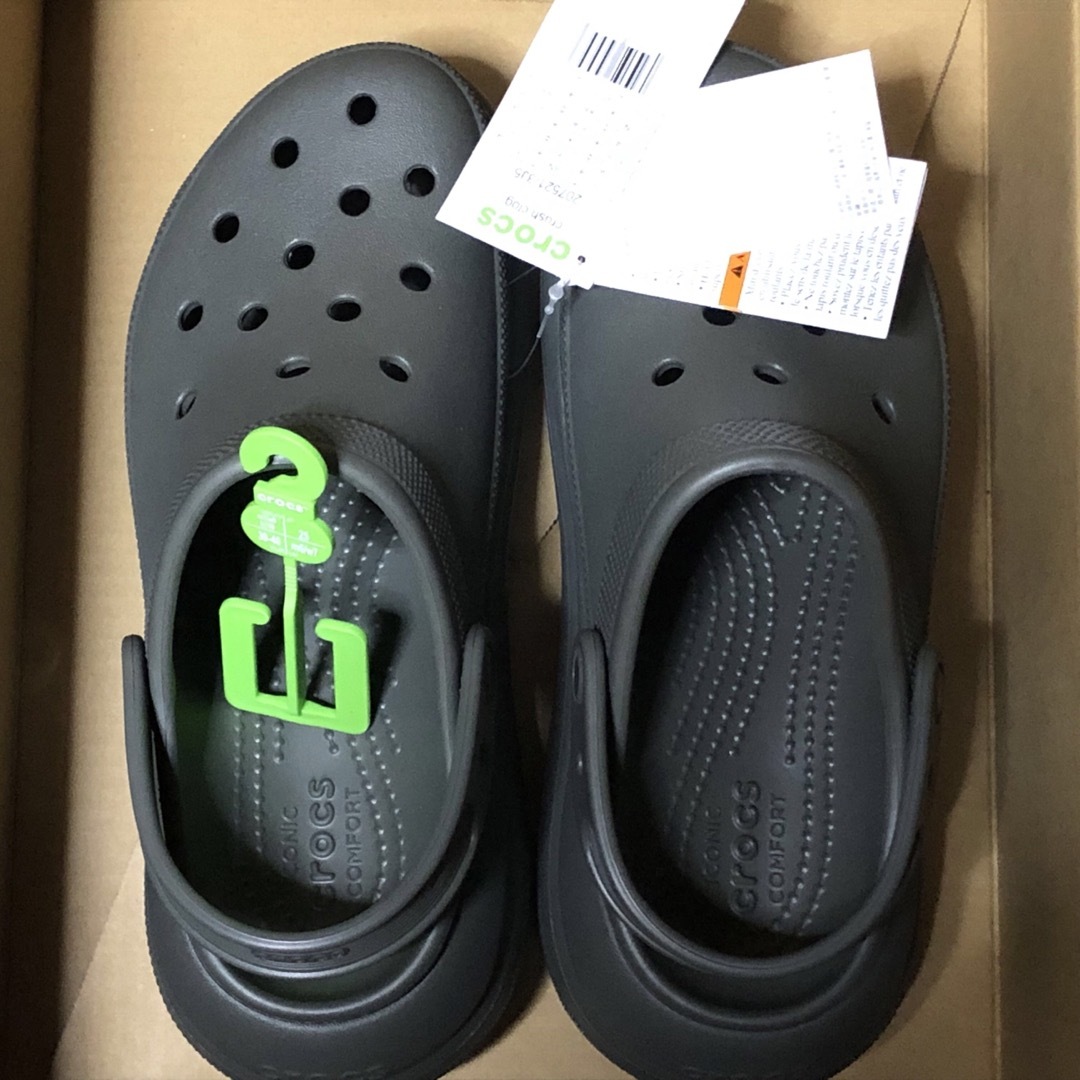 crocs(クロックス)のクロックス クラッシュクロッグ  ダスティオリーブ  25cm  新品 レディースの靴/シューズ(サンダル)の商品写真