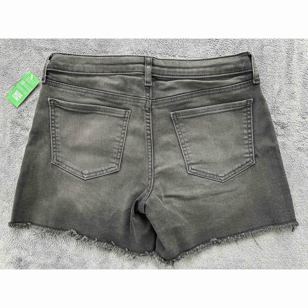 GAP(ギャップ)の【新品.未使用.タグ付】GAP ショートパンツ　ストレッチデニム　黒 レディースのパンツ(ショートパンツ)の商品写真