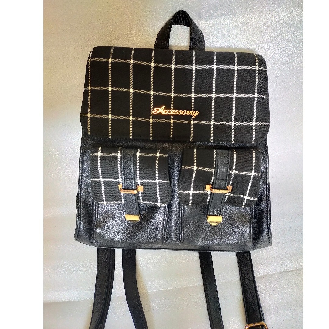黒と白の格子柄リュックサック バックパック レディースのバッグ(リュック/バックパック)の商品写真