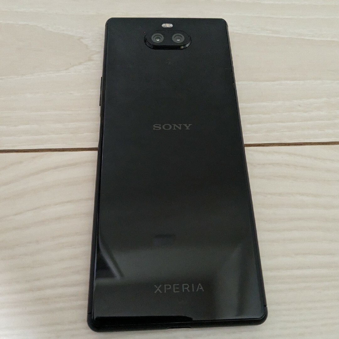 SONY Xperia 8 SOV42 ブラック スマホ/家電/カメラのスマートフォン/携帯電話(スマートフォン本体)の商品写真