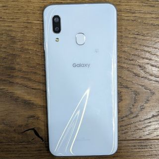 SAMSUNG Galaxy A30 SCV43 ホワイト(スマートフォン本体)