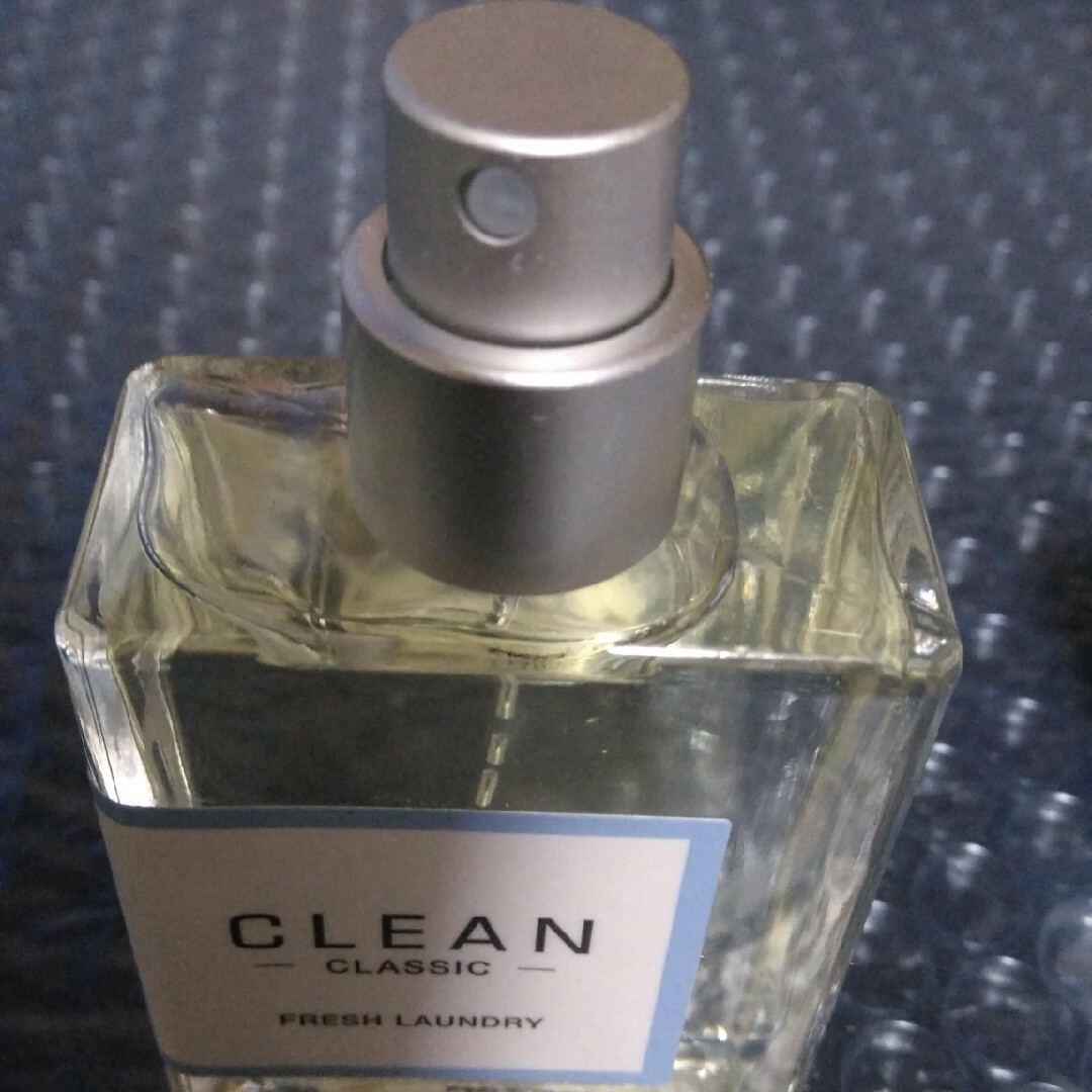 CLEAN(クリーン)のクリーン　クラシック　フレッシュランドリー　オードパルファム　30ml コスメ/美容の香水(ユニセックス)の商品写真