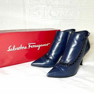 サルヴァトーレフェラガモ(Salvatore Ferragamo)のサルヴァトーレフェラガモ　ショートブーツ　ヒール　ネイビー　5(ハイヒール/パンプス)