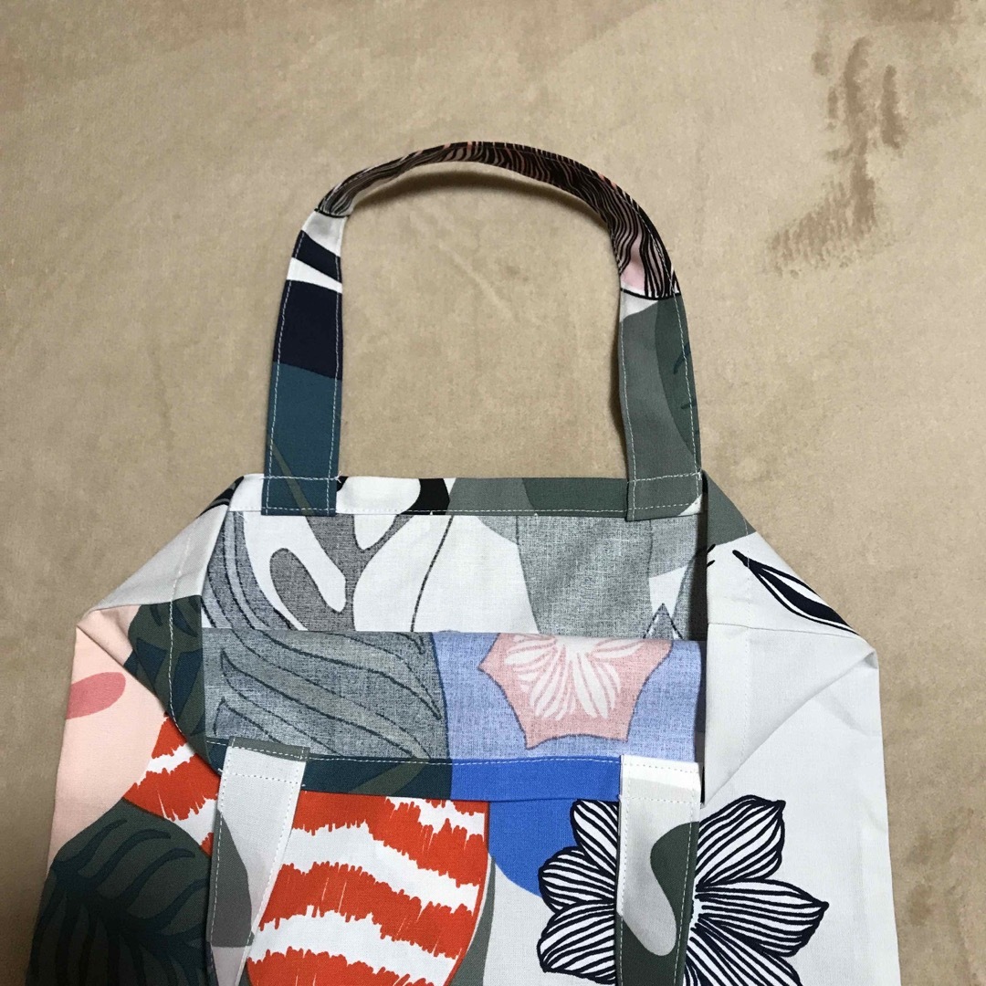 marimekko(マリメッコ)のマリメッコ    生地　ハンドメイド　カスブ　A4封筒対応トートバック ハンドメイドのファッション小物(バッグ)の商品写真