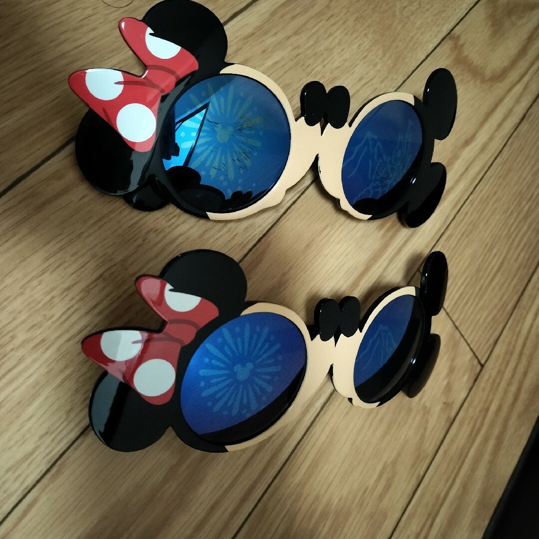 Disney(ディズニー)のディズニー　サングラス　2個セット エンタメ/ホビーのおもちゃ/ぬいぐるみ(キャラクターグッズ)の商品写真
