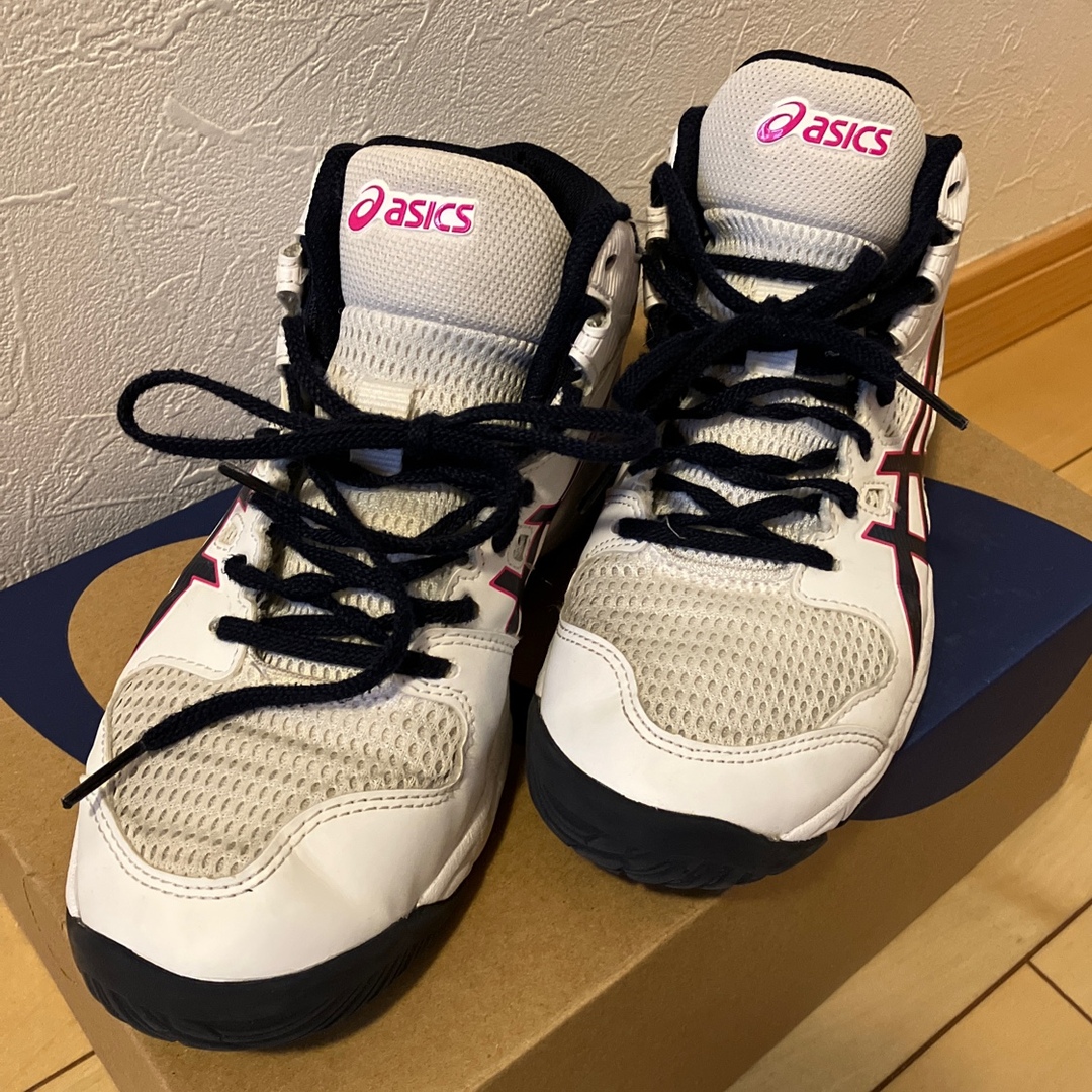 asics(アシックス)のasics バッシュ スポーツ/アウトドアのスポーツ/アウトドア その他(バスケットボール)の商品写真