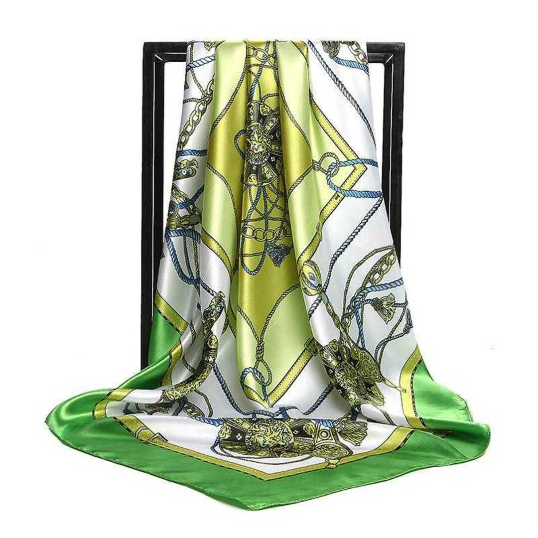 大判90cm×90cm シルク スカーフ グリーンホワイト22 レディースのファッション小物(バンダナ/スカーフ)の商品写真