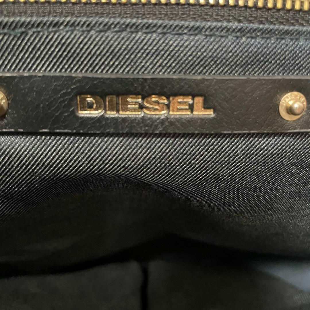 DIESEL(ディーゼル)のディーゼル　デニム　トートバッグ　ハンドバッグ　ロゴ型押し　レザー レディースのバッグ(トートバッグ)の商品写真