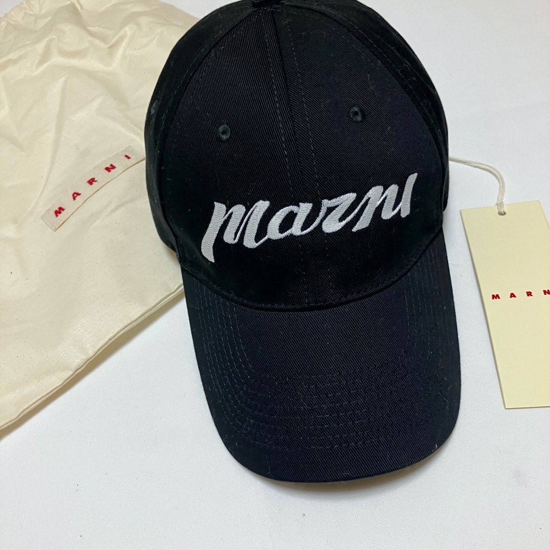 Marni(マルニ)の新品 定価5.2万 L 23aw MARNI 6パネルCAP 帽子 黒 5908 メンズの帽子(キャップ)の商品写真