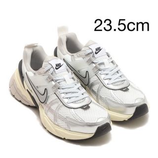 ナイキ(NIKE)の希少完売　NIKE  W V2K RUN  23.5cm(スニーカー)