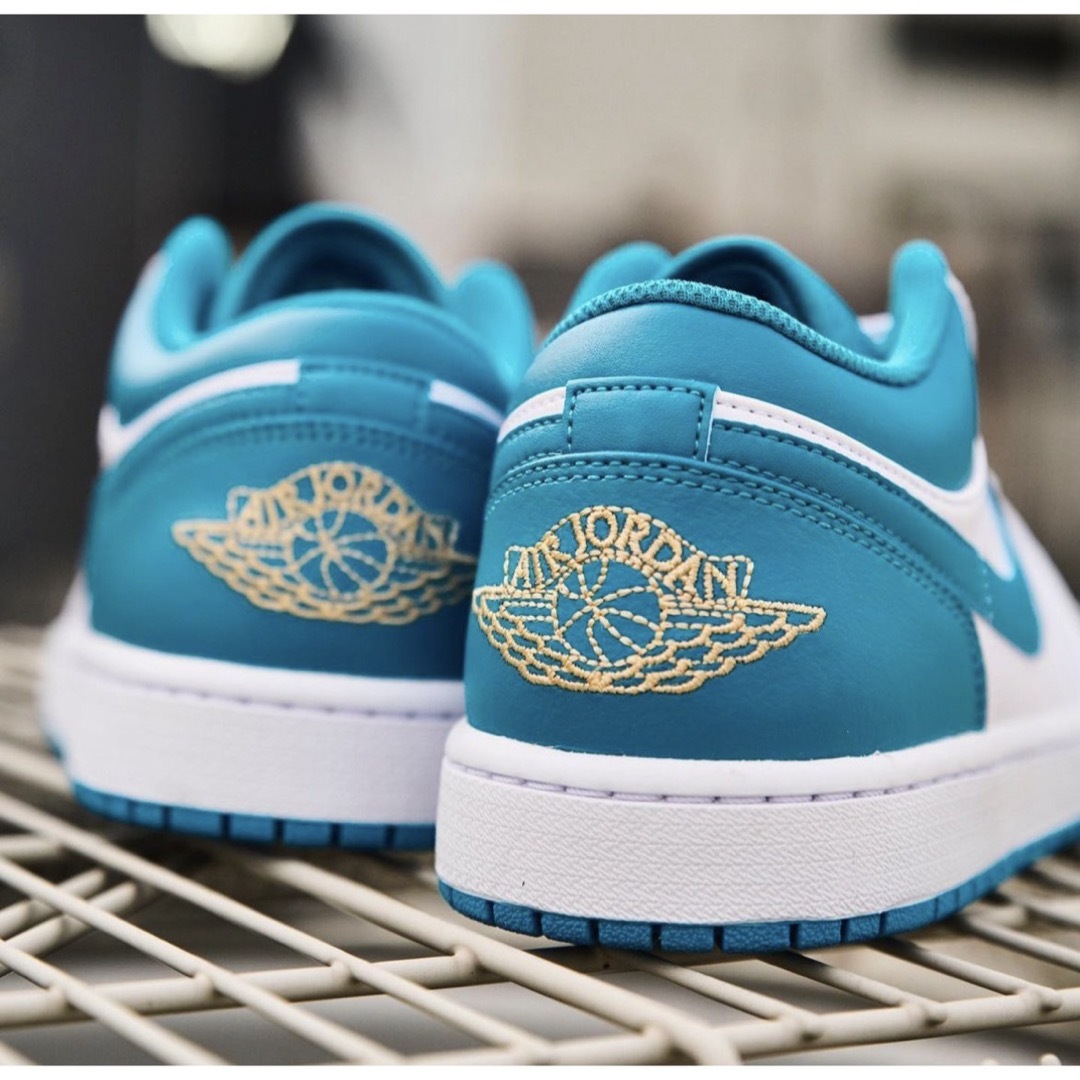 Jordan Brand（NIKE）(ジョーダン)のNIKE AIR JORDAN 1 LOW ナイキ エア ジョーダン 1 ロー メンズの靴/シューズ(スニーカー)の商品写真