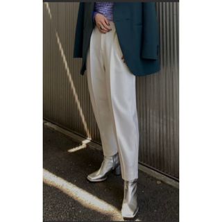 アメリヴィンテージ(Ameri VINTAGE)の未使タグ付き　AMERI CARDBOARD LUSTER EGG PANTS(カジュアルパンツ)