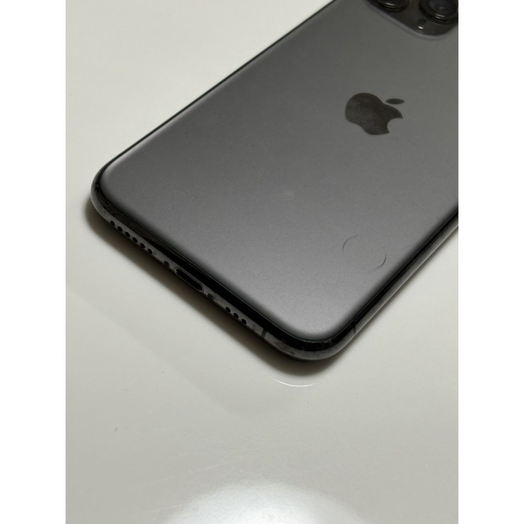 iPhone(アイフォーン)のvoxy様専用美品simフリー　iPhone11pro  256GB  スマホ/家電/カメラのスマートフォン/携帯電話(スマートフォン本体)の商品写真