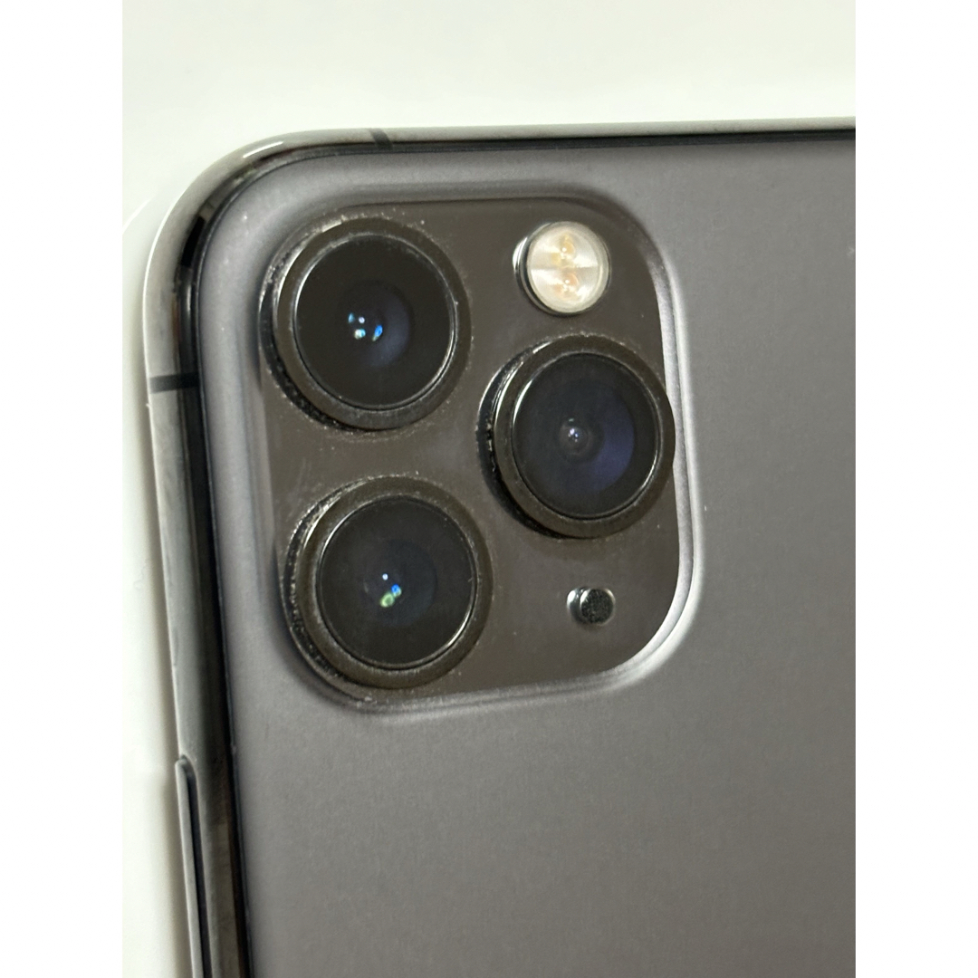 iPhone(アイフォーン)のvoxy様専用美品simフリー　iPhone11pro  256GB  スマホ/家電/カメラのスマートフォン/携帯電話(スマートフォン本体)の商品写真