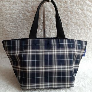 バーバリーブルーレーベル(BURBERRY BLUE LABEL)のバーバリーブルーレーベル　トートバッグ　ノバチェック　ネイビー　大容量 ナイロン(トートバッグ)