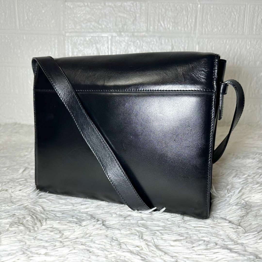 LANCEL(ランセル)のランセル　ショルダーバッグ　オールレザー フォーマル　黒　肩掛け可能 レディースのバッグ(ショルダーバッグ)の商品写真