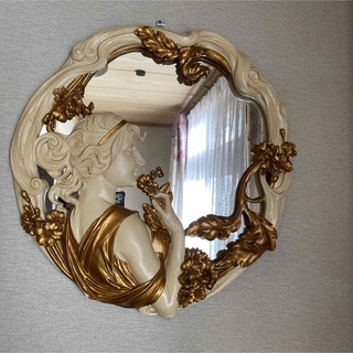 ロココアンティーク　イタリア　豪華　西洋美人像　壁掛け　鏡(壁掛けミラー)