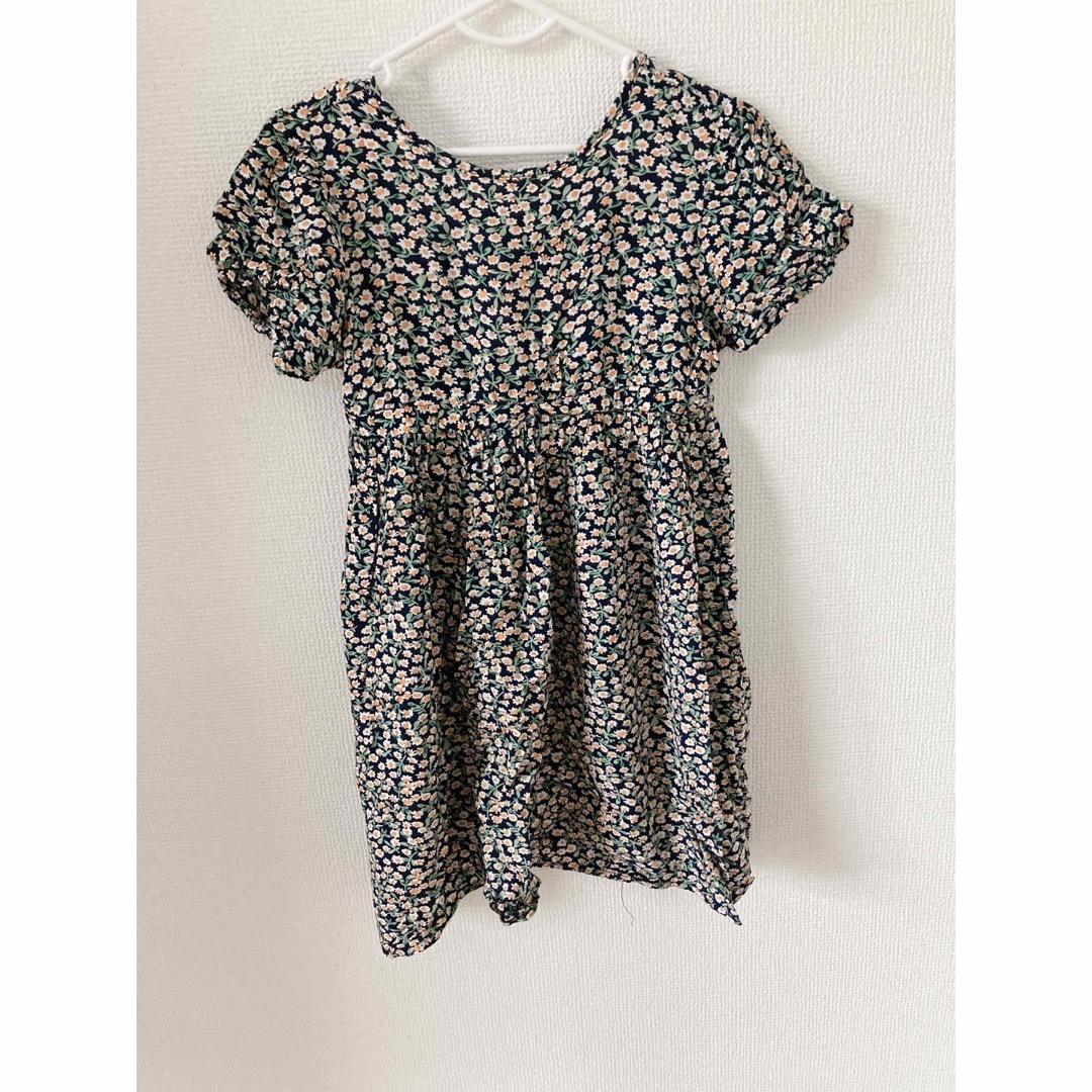 花柄　ワンピース　110cm キッズ/ベビー/マタニティのキッズ服女の子用(90cm~)(ワンピース)の商品写真