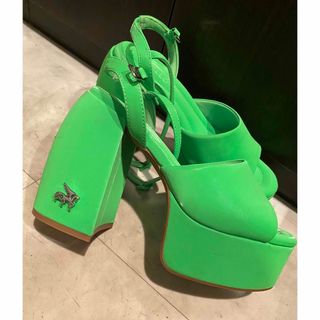 yello shoes 厚底　パンプス　黄緑　イエローグリーン　蛍光　ネオン　靴