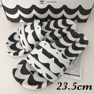 マリメッコ(marimekko)の限定品★adidas × marimekko コラボ サンダル 23.5cm(サンダル)