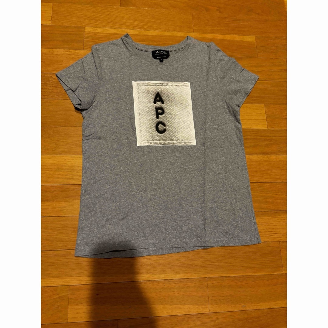 A.P.C(アーペーセー)のアーペーセー　APC  Tシャツ　Sサイズ レディースのトップス(Tシャツ(半袖/袖なし))の商品写真