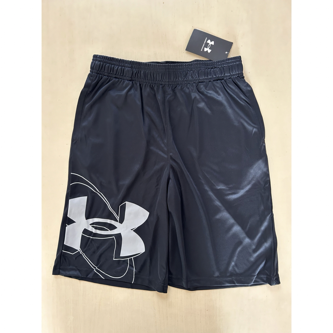 UNDER ARMOUR(アンダーアーマー)の★ 新品タグ付き　130㎝　UNDERARMOURアンダーアーマーセットアップ  キッズ/ベビー/マタニティのキッズ服男の子用(90cm~)(Tシャツ/カットソー)の商品写真