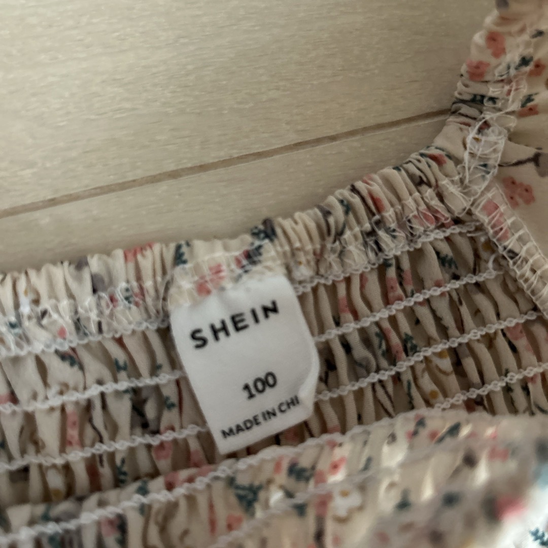 SHEIN(シーイン)のシーイン　ワンピース　100cm SHIEN キッズ/ベビー/マタニティのキッズ服女の子用(90cm~)(ワンピース)の商品写真