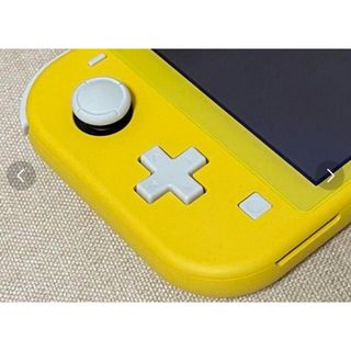 Nintendo Switch LITE　任天堂　イエロー　黄色　傷なし　美品(家庭用ゲーム機本体)