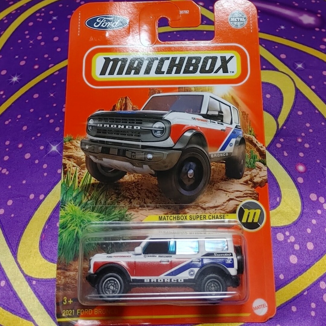 マッチボックス 2021 フォード ブロンコ FORD BRONCO CHASE エンタメ/ホビーのおもちゃ/ぬいぐるみ(ミニカー)の商品写真