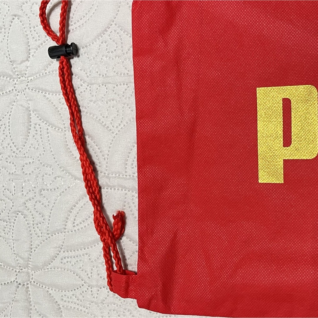 PUMA(プーマ)のPUMA 不織布 ショルダーバッグ ナップサック レディースのバッグ(ショップ袋)の商品写真