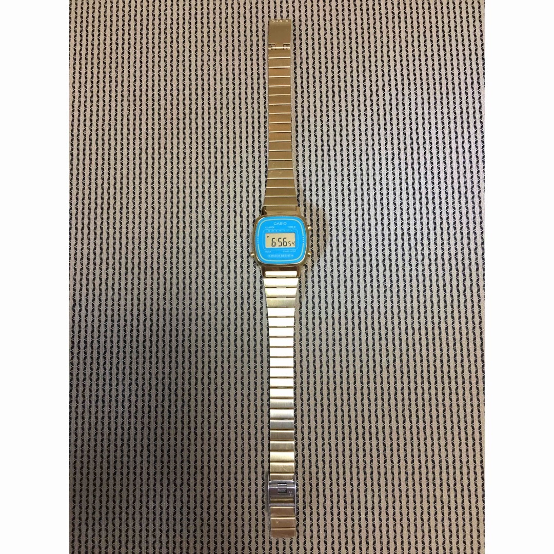 CASIO(カシオ)の極上品！スタンダード　CASIO CLASSIC LA670WGA 海外モデル レディースのファッション小物(腕時計)の商品写真