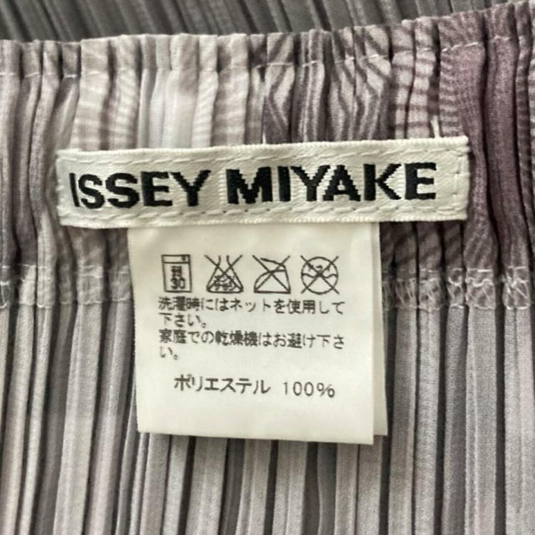 ISSEY MIYAKE(イッセイミヤケ)のISSEYMIYAKE(イッセイミヤケ) スカートセットアップ レディース - グレー×ダークグレー×マルチ プリーツ/ウエストゴム レディースのレディース その他(セット/コーデ)の商品写真