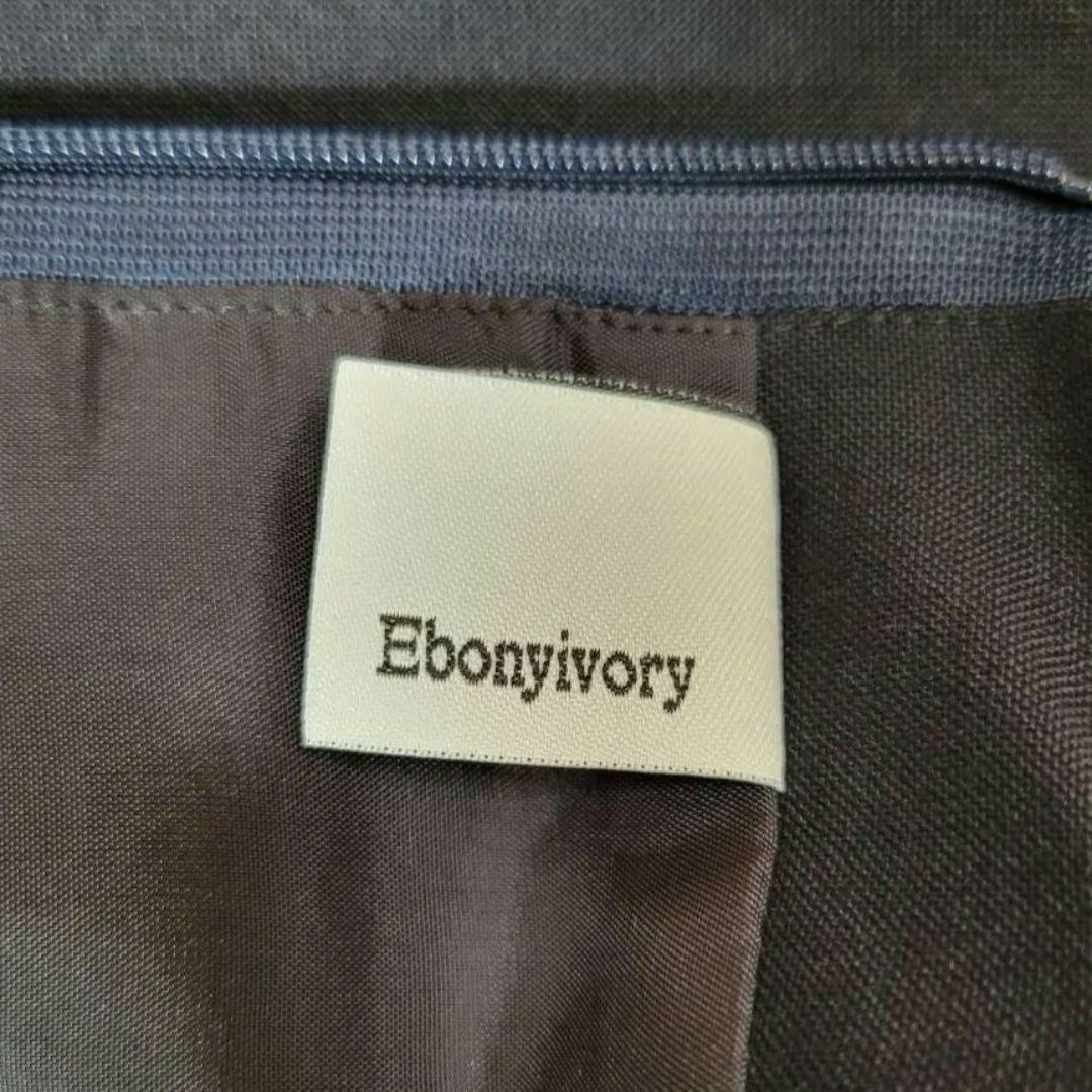 Ebonyivory(エボニーアイボリー)の美品　エボニーアイボリー　プリーツワンピース　切り替え　プリーツ　裏地　濃紺 レディースのワンピース(ひざ丈ワンピース)の商品写真