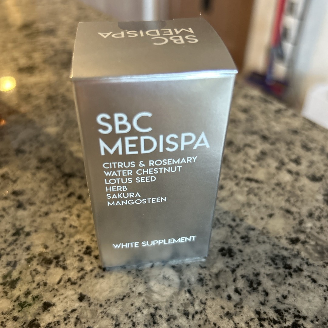 SBC MEDISPA メディスパ　ホワイト コスメ/美容のボディケア(日焼け止め/サンオイル)の商品写真